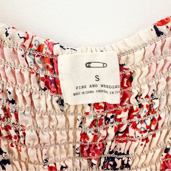 PINS AND NEEDLES | Silk Floral Tank Size S - Picture 5 of 6